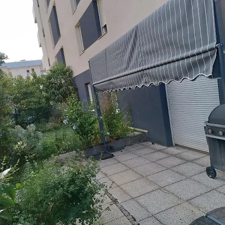 Entier Cozy Rdj Parking Gratuit, Proche Tramway, Stade Ol, Arena, Eurexpo, Aeroport Stexupery, Gare Tgv Lyon Partdieu * Décines-Charpieu