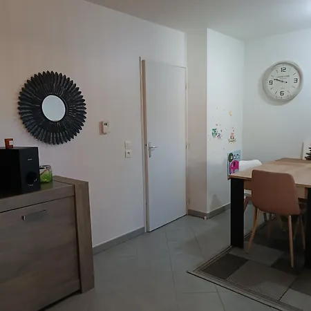 Entier Cozy Rdj Parking Gratuit, Proche Tramway, Stade Ol, Arena, Eurexpo, Aeroport Stexupery, Gare Tgv Lyon Partdieu * Décines-Charpieu