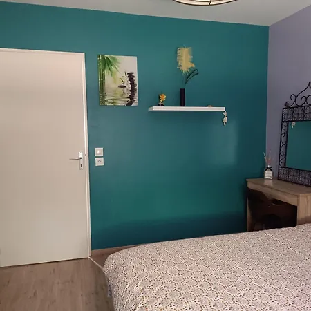Cozy: Tram-adjacent Hub Homestay Decines-Charpieu