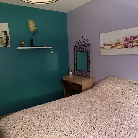 Cozy: Tram-adjacent Hub Homestay