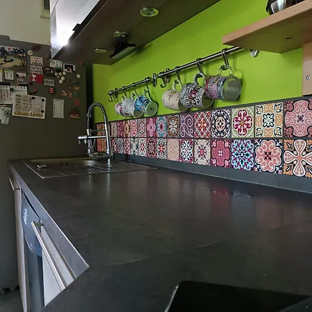Cozy: Tram-adjacent Hub Homestay Decines-Charpieu